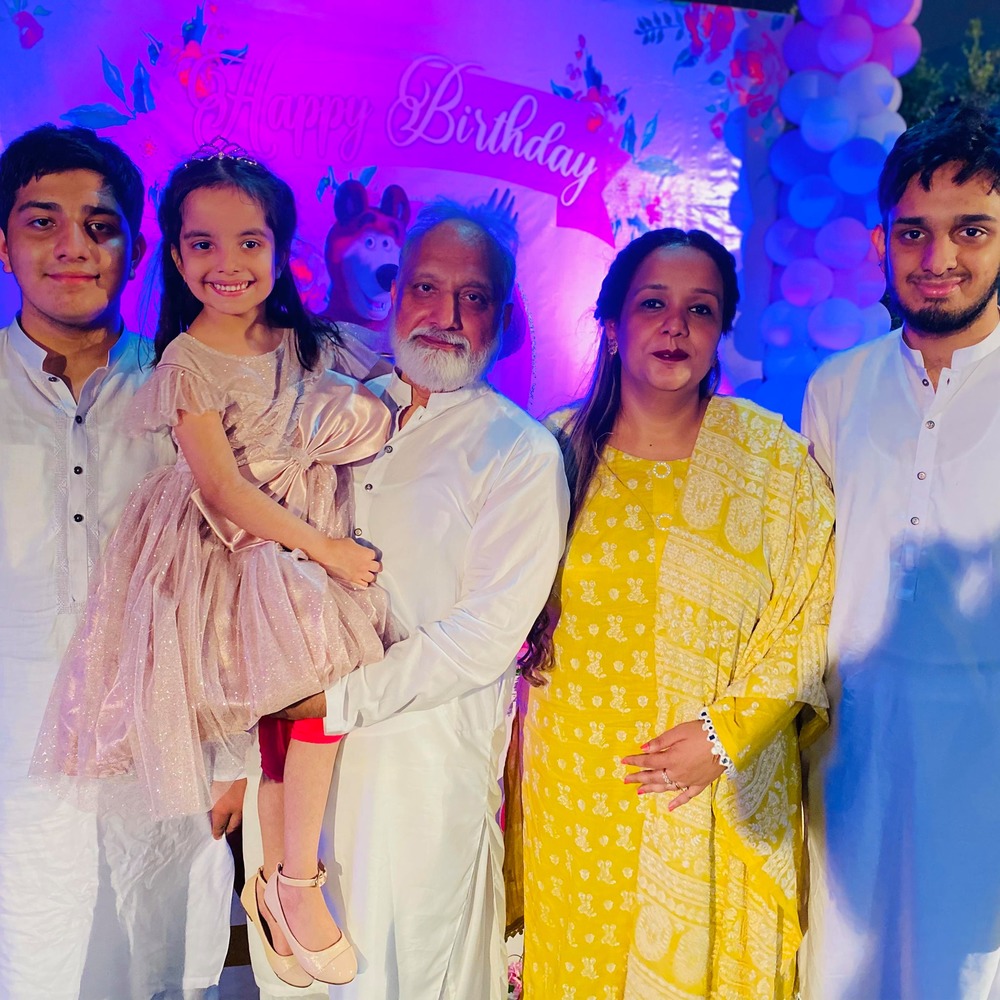 Meet your Posher, Ayesha